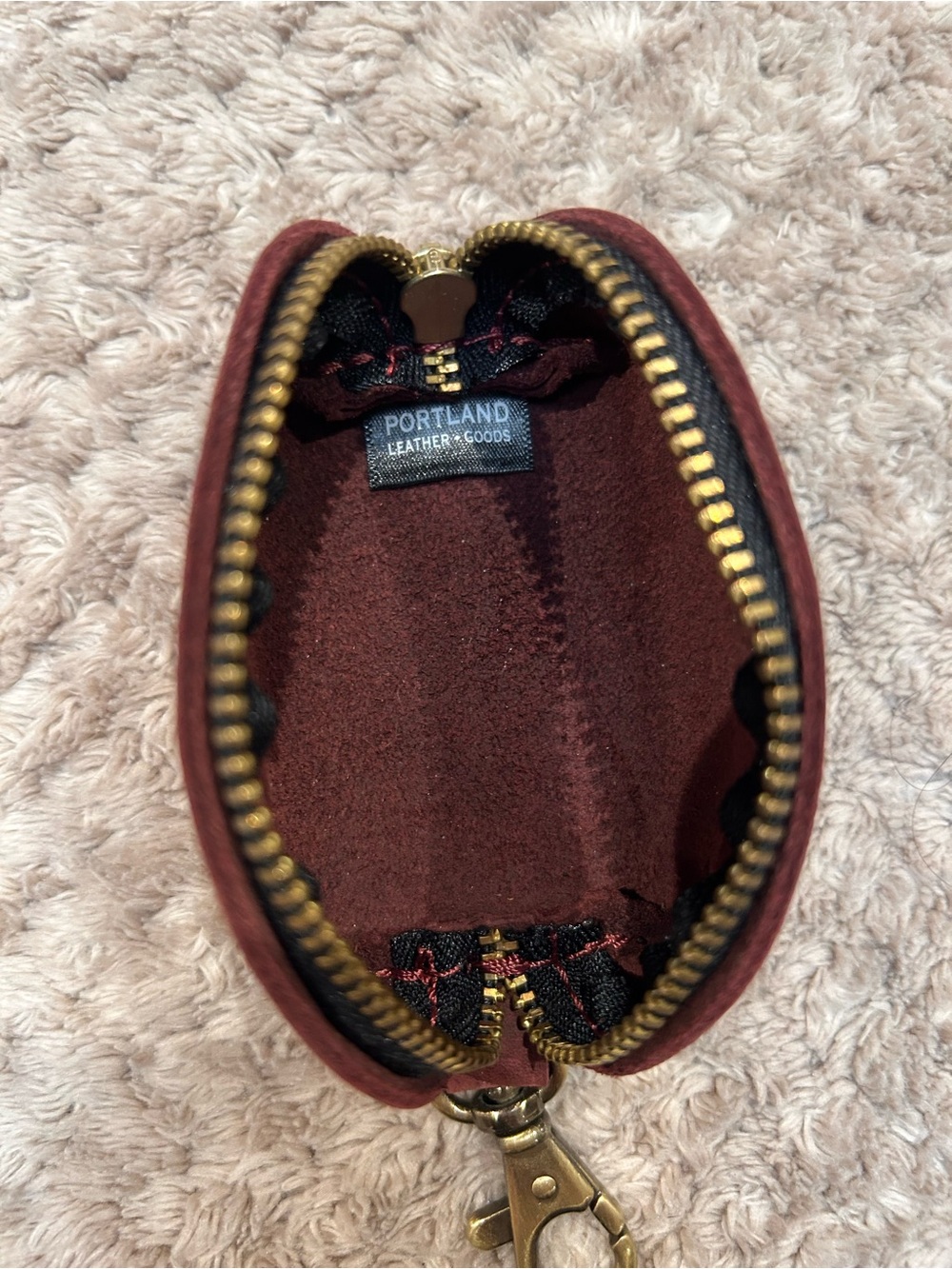 BNNU: Portland Leather Goods Taco Pouch in Merlot - Picture 4 of 4